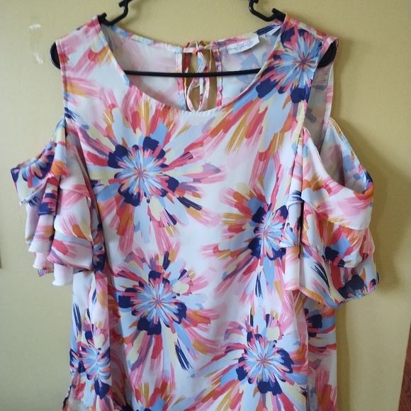 Blouse with cold shoulder and splashes of colors size L - Picture 2 of 6
